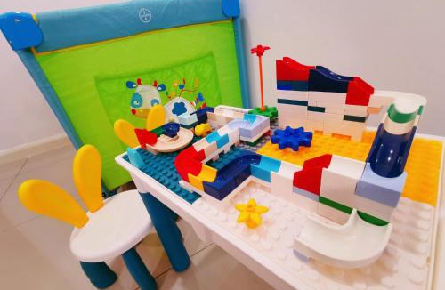 Medini Apartment | Legoland 3min Lakeview HappyRainbowSuite 7Pax 2R2B