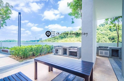 Medini Apartment | Legoland Medini (7pax) Wifi @ JB City Homestay