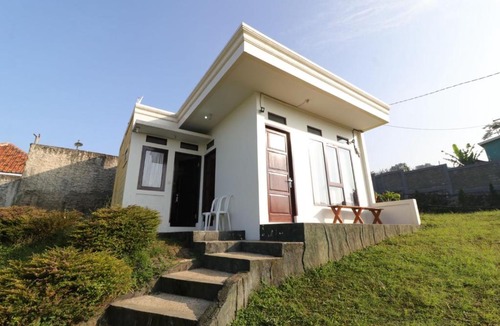 Parongpong House | Lembur Incu Syariah Villa & Resto