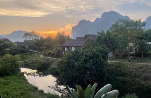 Vang Vieng Hotel | Leng Saysana Guesthouse