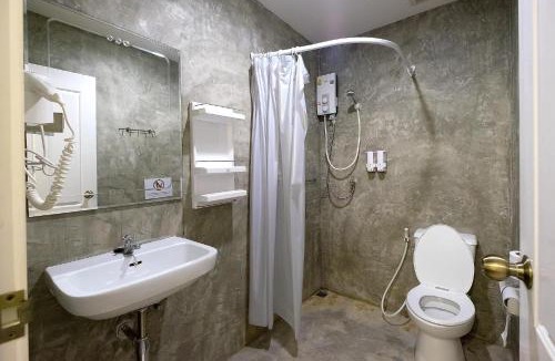 Silom House | Les Fleurs Bangkok Hostel