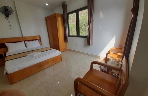 Cat Ba Hotel | Light House Hotel