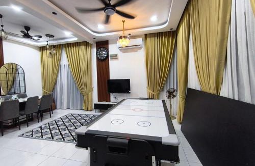 Jenjarom House | Lilaluxstay