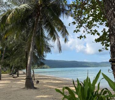 Koh Rong Hotel | Lily's Beach Bungalows