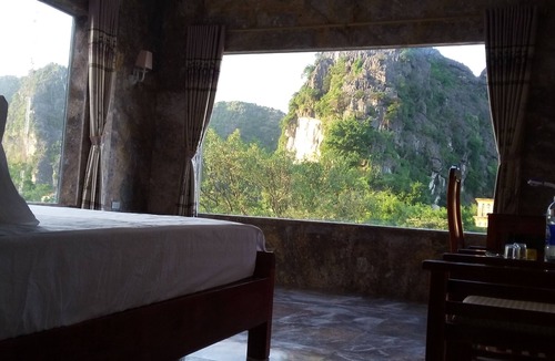 Hoa Lu Hotel | Limestone View Homestay