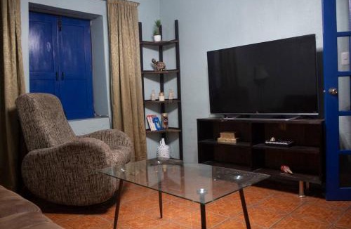 Centro House | Linda casa azul ubicada en el corazón de Pátzcuaro