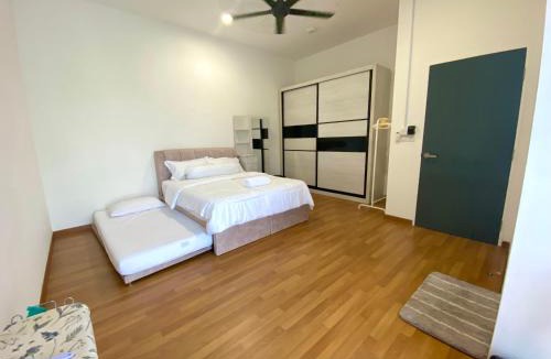 Kota Warisan Apartment | Little Boo Homestay @ Kota Warisan