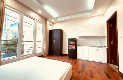 Hai Ba Trung Apartment | Little Hanoi Green Balcony Studio