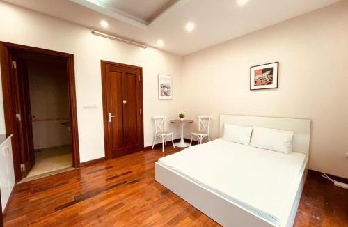 Hai Ba Trung Apartment | Little Hanoi Green Balcony Studio