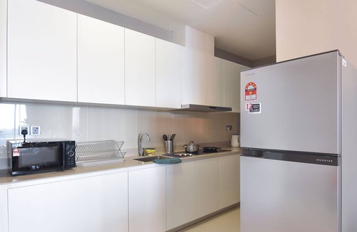 Bukit Kiara Apartment | Live in Luxury at 2BR KLGCC Apt, Free Parking