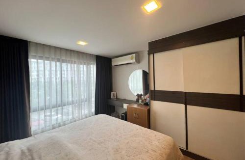 Saen Suk Apartment | Living avenue condo