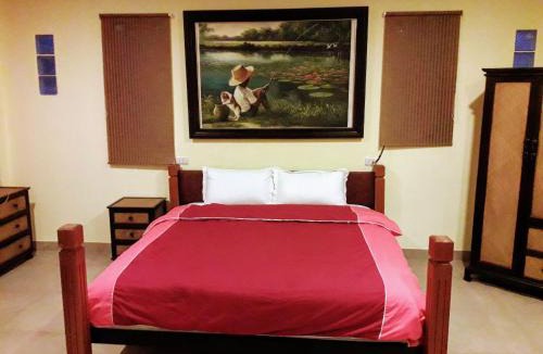 Ton Pao House | LLamados Fishing Lake
