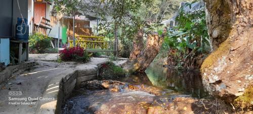 Chom Thong House | lnthanon Laoju เล่าจู