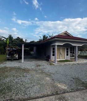 Batu Kikir House | LOT 1423 Homestay Lonek-Batu Kikir