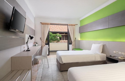 Kediri Hotel | Lotus Garden Hotel By Waringin Hospitality