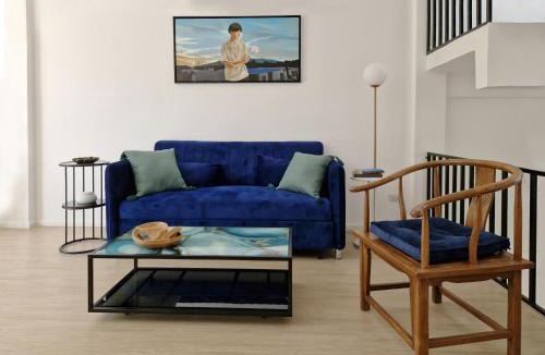 Chang Khlan House | Lotus House - Local Spacious 3-Story Home, Rooftop Views & King Beds near Night Bazaar