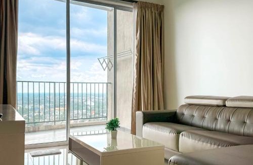 Larut Apartment | Lotus Lake Sanctuary- Netflix- Sunset-Pool- 1 parking