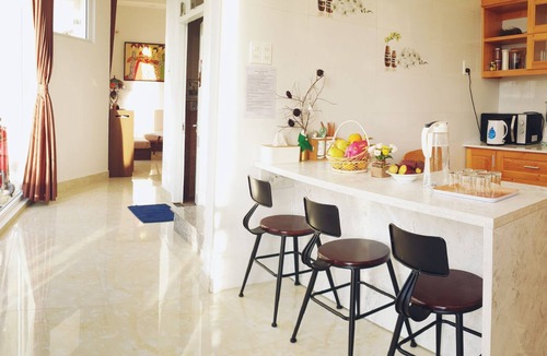 Da Lat House | Love, Cassie Homestay - Camellia (Attic Room)