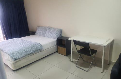 Bukit Jelutong Apartment | Lovely studio condo with balcony & pool @ Suria Jelutong