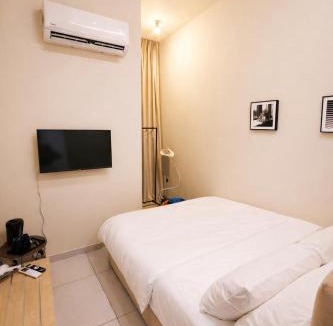 Taman Century Apartment | Lovely Suites Space Residency