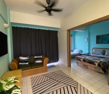 Taman Haji Zainal Apartment | Lovly Couple Sea View w Netflix