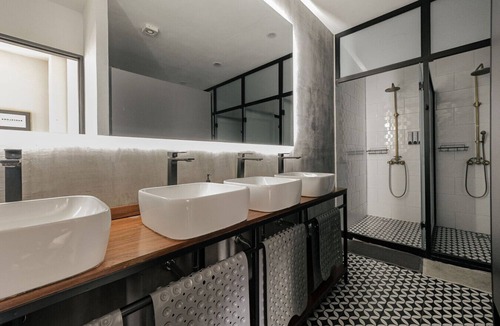 Benito Juarez Cabin | Low bed | Mixed Shared Room