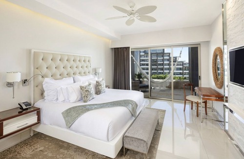 San Jose del Cabo Resort | Luxurious 3 bedroom loft right on the beach of Cabo!
