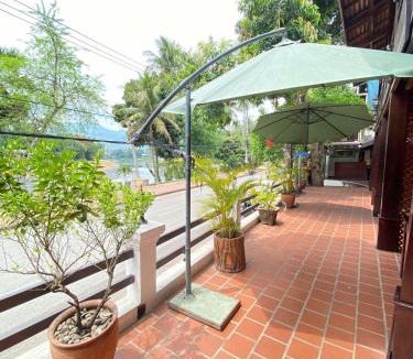 Luang Prabang Hotel | Luang Prabang Golden Lotus Villa River View