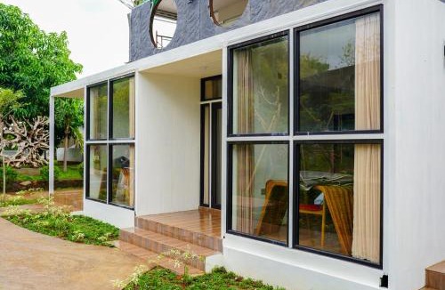 Bandengan Hotel | Lucca Resort & Residence