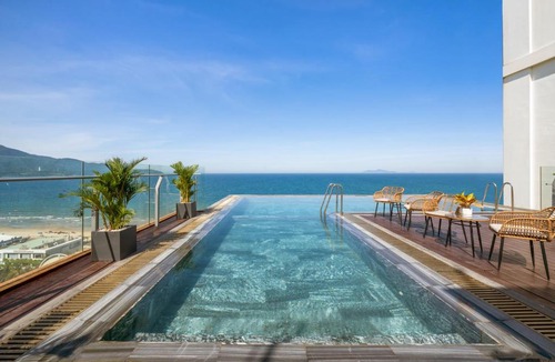 Son Tra Hotel | Lunar Hotel Danang