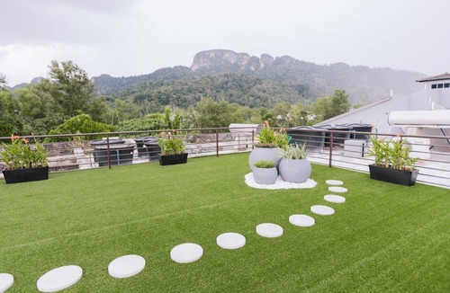 Taman Melawati Cottage | Lux 6BR Home Private Rooftop Garden Kemensah KL