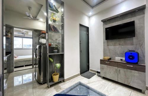 Moti Nagar Apartment | Lux Studios