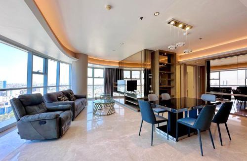 Surabaya Apartment | Luxurious 1 Icon 3BR Apartment in Tunjungan Plaza 6 Surabaya City Centre by Le Ciel Hospitality