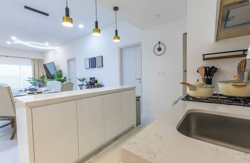 El Medano Ejidal Condo | Luxurious 2 BR Condo, Rooftop Hot tubs+ Stunning Views & Amenities!