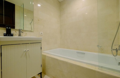 Karet Apartment | Luxurious 2BR at The Masterpiece Condominium Epicentrum Apartment By Travelio
