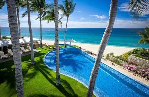 Buzzards Villa | Luxurious 7 BR Beachfront Casa Oliver w/WiFi, Pool, Home Theatre, Gym + More!