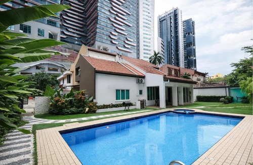 Federal Territory of Kuala Lumpur Villa | Luxurious Bungalow With Private Pool In The City