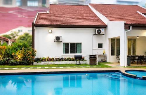 Federal Territory of Kuala Lumpur Villa | Luxurious Bungalow With Private Pool In The City