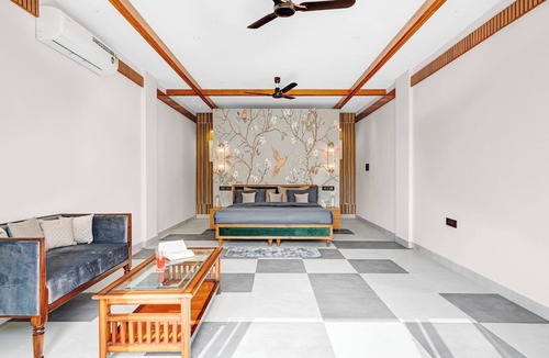 Dehradun Apartment | Luxurious forest view quaint resort 10 bedrooms in charming Rishikesh