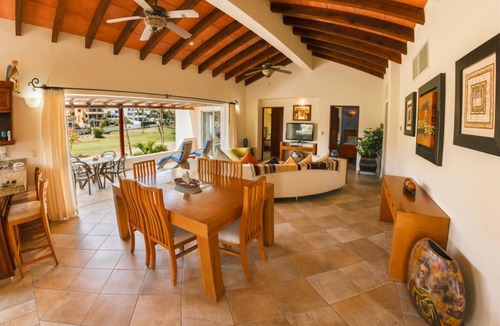 Campo de Golf Fonatur Villa | LUXURIOUS GOLF VILLA IN HOTEL ZONE- WALK TO BEACH/DOWNTOWN/RESORTS