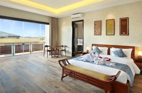 Kampial House | Luxurious & Premier MRC 2-Bedroom Villa #B11