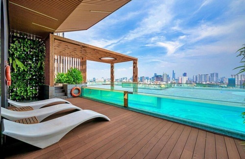 District 1 House | Luxury 3-Bdr Condo in HCMC's Dist 1: Stunning Canal Views and Lavish Amenities