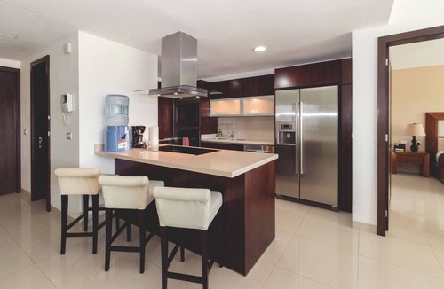 Puerto Juarez Condo | Luxury 3 BR Condo - Beachfront Complex Mareazul