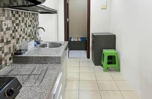 Bangka Apartment | Luxury 3BR Kemang Village Netflix, WiFi, Pool