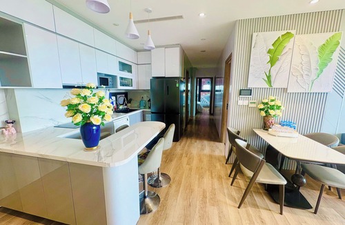 Van Giang Condo | Luxury 3BR Onsen Retreat with Sauna and Swan Lake View