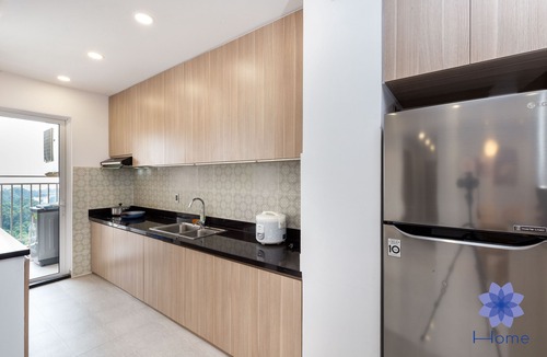 Tan Binh Apartment | Luxury 3Brs Apt w/Free Pool & Gym, 5mins from airport to building