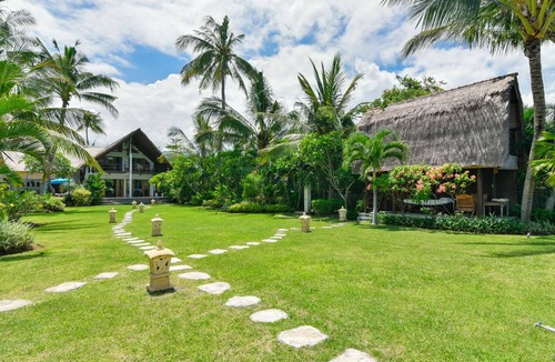 Gerokgak Villa | Luxury beach villa with 5* care by our amazing staff!