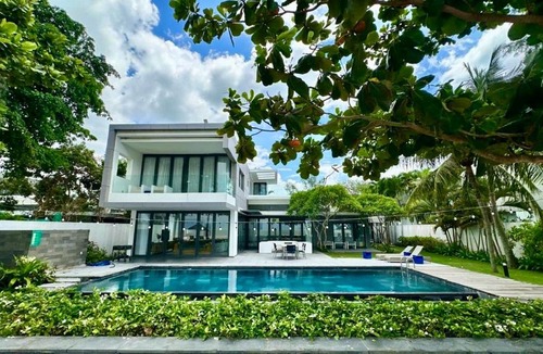 Phuoc Thuan Villa | Luxury Beachfront Private Pool Villa 5BR Sanctuary Ho Tram 1000m2