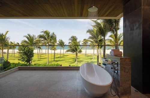 Dien Ban Villa | Luxury Beachfront Villa nearby Golf Courses