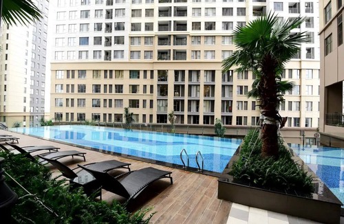 Bach Dang Riverside Apartment | Luxury for long-term stay in Saigon Royal, free Pool-Gym, rooftop BBQ, Netflix